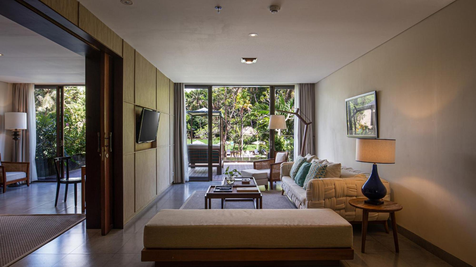 Suite with Pool View and Free Exclusive Benefit,1589213825:JPEG